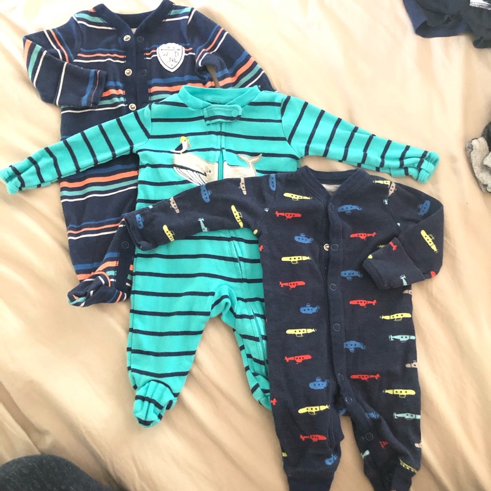 3 Carter’s Newborn Pajamas